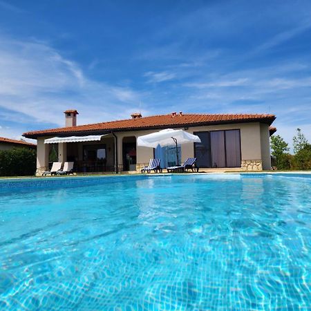 Private Villa 102 With Heated Pool In Blacksearama Balchik Eksteriør billede